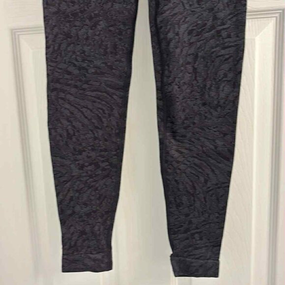 Gymshark Adapt Animal Seamless Leggings High Waisted Ruched Bum Size S - Picture 5 of 5
